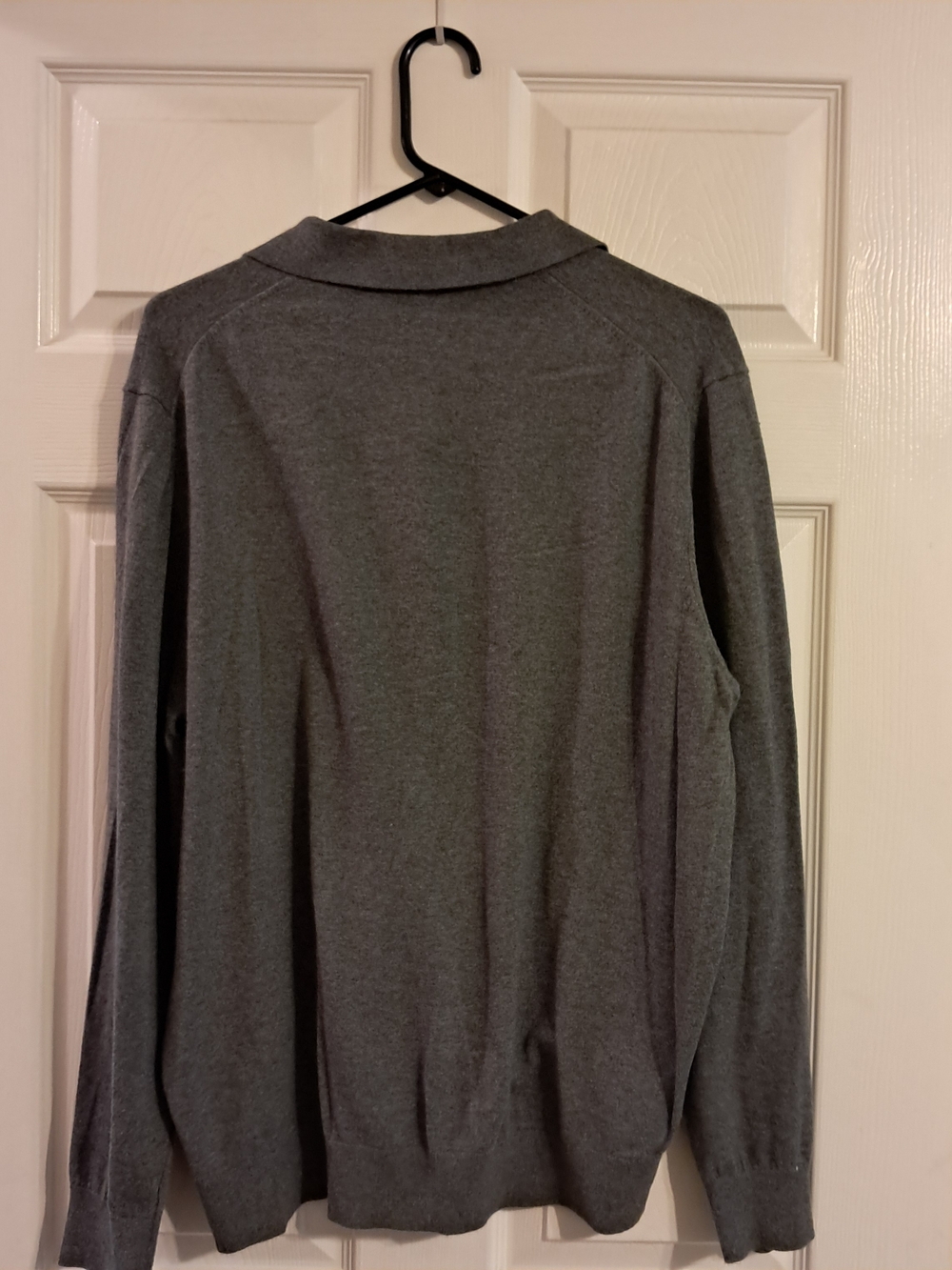 IZOD Men's Size XL Long Sleeve Grey Polo Shirt - Picture 2 of 3
